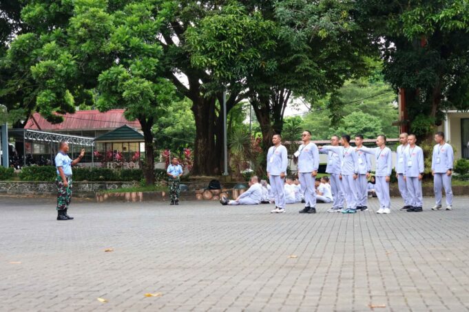 Tanamkan Semangat Disiplin dan Jiwa Bela Negara, Personel Lanud Sjamsudin Noor Hadir Humanis di BPSDMD Kalsel Pada Latsar CPNS KPU 2026