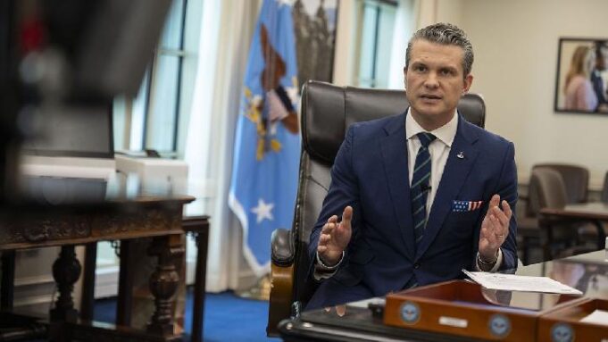 AS Tetap Kuasai Selat Hormuz, Ancam Militer Jika Diplomasi Gagal