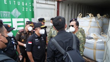 Batam-Bongkar-Ekspor-Ilegal-Harta-Karun-Teknologi