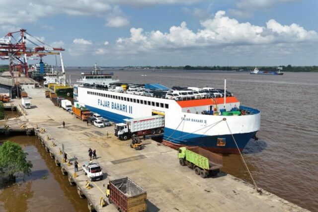 Ekspor-Otomotif-Dorong-Pertumbuhan-Kargo-16-Persen