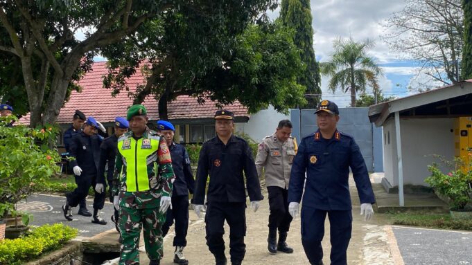 Plh. Kakanwil Ditjenpas NTB Pimpin Penggeledahan Blok Hunian