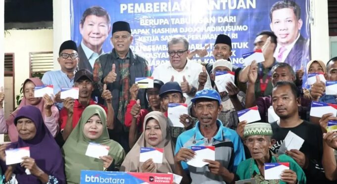 Wamen PKP RI Temui Korban Kebakaran Kalimango, Huntara Ditarget Rampung Dua Bulan