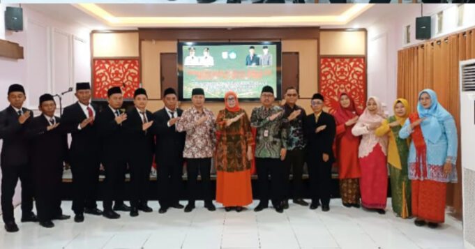 Kukuhkan 11 Kepala Sekolah, Wabup Hanipah: Jangan Berhenti Belajar dan Siap Hadapi Era Digital