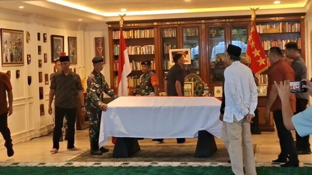 Jenazah-Ryamizard-Ryacudu-Tiba-di-Rumah-Duka-Cikeas
