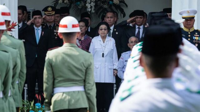 Prabowo-Pimpin-Upacara-Pancasila-Megawati-Hadir