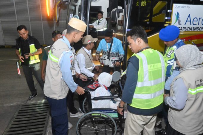 Lanud Sjamsudin Noor Hadir di Tengah Jamaah, Mengawal Keberangkatan Haji dengan Sepenuh Hati