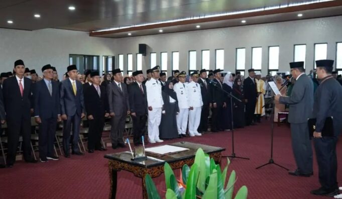 70 Pejabat Struktural dan 6 Kepala Sekolah Dilantik
