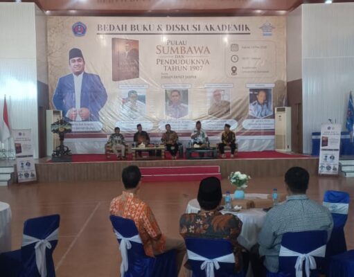 UNSA Bedah Buku, “Pulau Sumbawa dan Penduduknya Tahun 1907” Jadi Solilokui