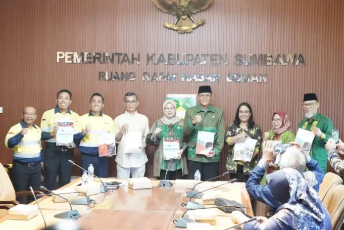Bupati Harap Hasil Riset Motif Tenun Sumbawa Dapat Jaga Identitas Budaya Sumbawa