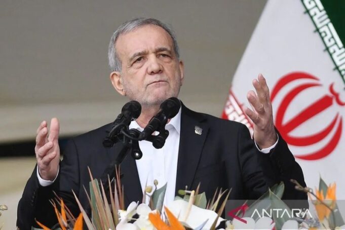 Iran Siap Yakinkan Dunia Tak Kembangkan Senjata Nuklir