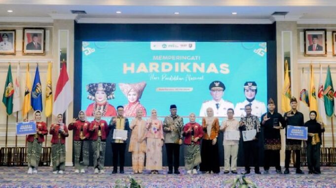 Gubernur Lampung Dorong Pemuda Bangga Berbahasa Daerah