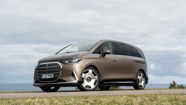 2028-Mercedes-Benz-VLE-Ruang-Tamu-Mewah-di-Atas-Roda
