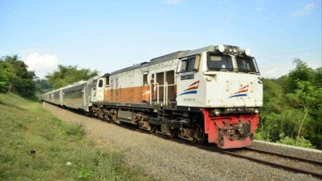 5-Kereta-Terbaik-Jogja-Jakarta-dari-Hemat-hingga-Eksklusif