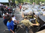 69 Orang Ditangkap saat Ricuh Eksekusi Hotel Sultan