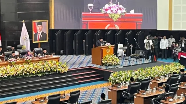 Air-Mata-Rano-Karno-di-HUT-Jakarta-ke-499