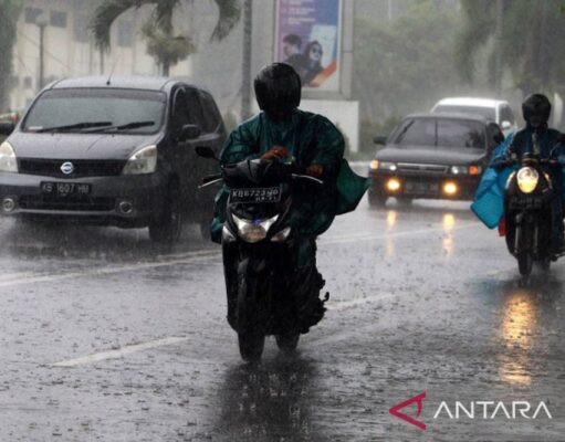Akhir Pekan, Hujan Ringan Guyur Sebagian Besar Indonesia