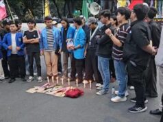 Aksi Mahasiswa di Monas Berakhir Khusyuk
