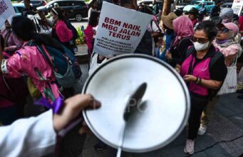 Aliansi Perempuan Bawa Alat Dapur di Aksi, Ini Alasannya