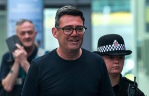 Andy Burnham: Calon Perdana Menteri yang Membawa Suara Rakyat Biasa