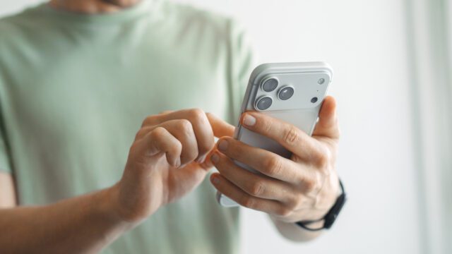Apple-Perbaiki-Fitur-Genmoji-Bisa-Diedit-dengan-Perintah-Teks