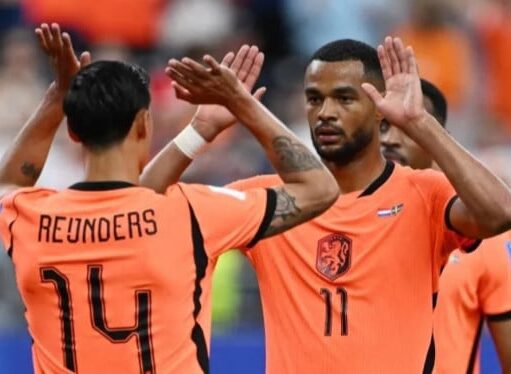 Belanda Unggul, Tunisia Bertahan Hidup