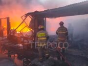 Belasan Kios Ludes Terbakar di Kampung Lio Depok