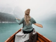 Bocah Lempar iPhone Ibu ke Danau, Viral di Medsos