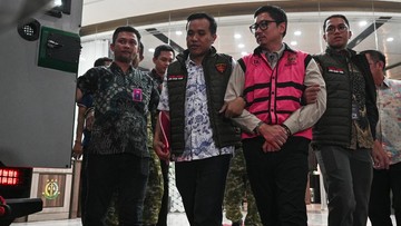 Bos-Motor-Listrik-Temui-Pejabat-BGN-Sebelum-Dapat-Proyek