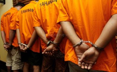 Brimob Gagalkan Tawuran di Koja, Tiga Pria Diamankan dengan Senjata Tajam
