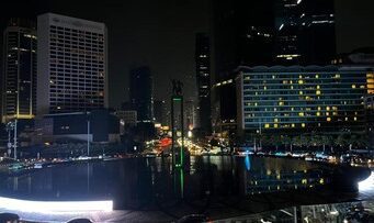 Bundaran HI Gelap Sejenak, Jakarta Rayakan Hari Lingkungan