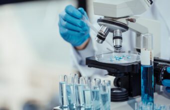 Cambridge Uji Vaksin Pertama dengan Antigen Dirancang AI