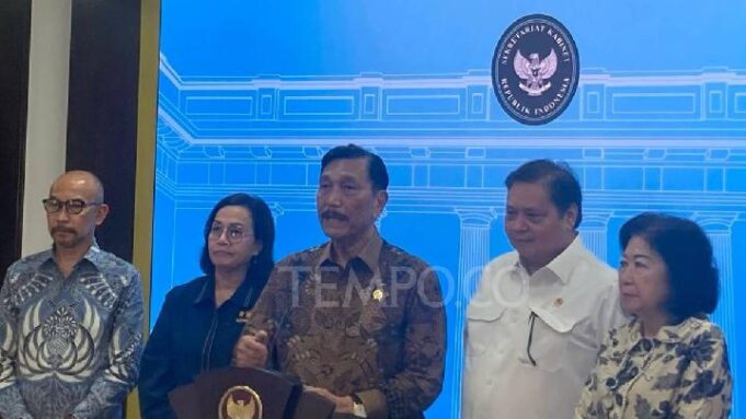 Chatib Basri dan Luhut Bertemu Presiden di Tengah Spekulasi Reshuffle