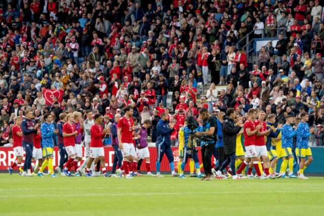 Christian-Eriksen-Kolaps-di-Lapangan-Laga-Denmark-Ukraina-Dihentikan