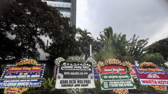 DKI-Apresiasi-Karangan-Bunga-Hitam-Putih-dari-Dedi-Mulyadi