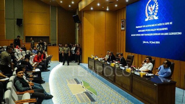DPR-Janji-Cabut-Tersangka-Mahasiswa-dan-Evaluasi-MBG