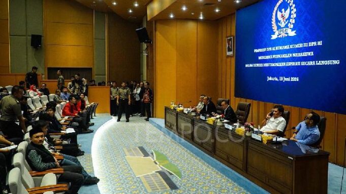 DPR Janji Cabut Tersangka Mahasiswa dan Evaluasi MBG