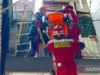 Damkar Evakuasi Jenazah 120 Kg dari Lantai Dua