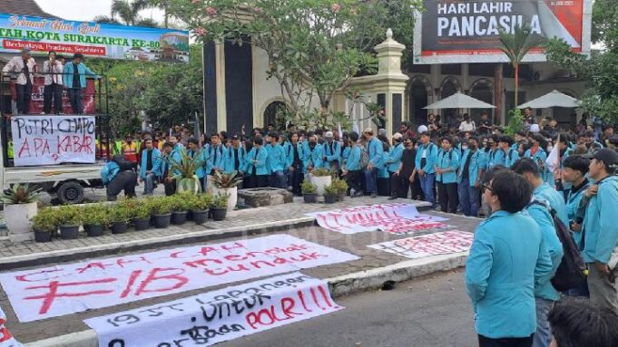 Demonstrasi Mahasiswa Merambah Solo dan Semarang