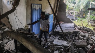 Desa-Kawio-Terisolasi-Rumah-Rata-Tanah-Usai-Gempa-Filipina