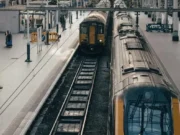 Dua Kereta Tabrakan di Inggris, Masinis Tewas
