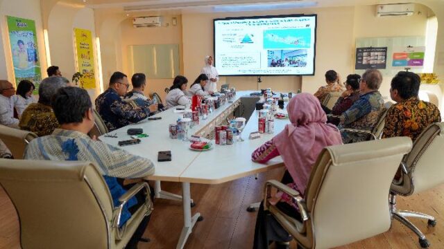 Dubes-Swiss-Apresiasi-Kolaborasi-Nestly-dengan-Peternak-Lokal