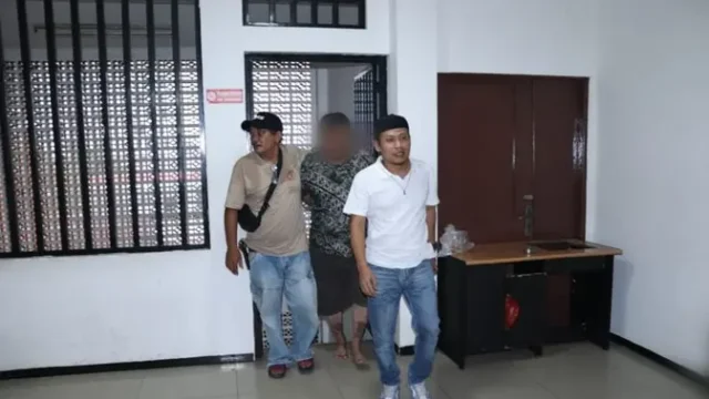 Dukun-Gadungan-Tipu-Lansia-Gasak-Emas-dengan-Modus-Ritual-Aura