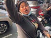 Emak-emak Misterius Nyuarakan Kekecewaan MBG di Depan BGN