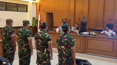 Empat-Prajurit-TNI-Ajukan-Banding-atas-Vonis-Penyiraman-Air-Keras