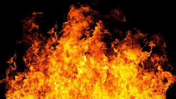 Enam-Gudang-Industri-di-Cikupa-Terbakar-Ledakan-Meraung