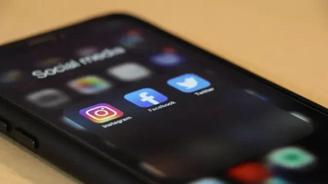 Facebook-dan-Instagram-Down-Global-Jutaan-Pengguna-Terkendala