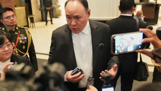 Filipina-Tantang-Sanksi-China-pada-Menteri-Pertahanan