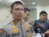 Fortuner Kabur dari Polisi, Tabrak Motor dan Dikeroyok Warga
