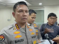 Fortuner Kabur dari Polisi, Tabrak Motor dan Dikeroyok Warga