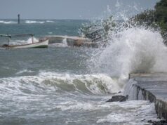 Gelombang 4 Meter Mengancam Pesisir Jatim